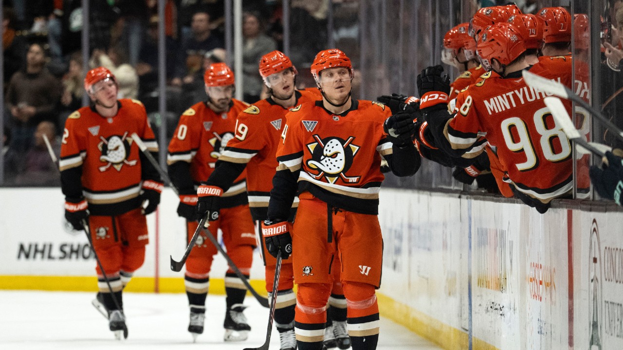 Ducks give fans 'Nutquackers' ahead of Christmas break