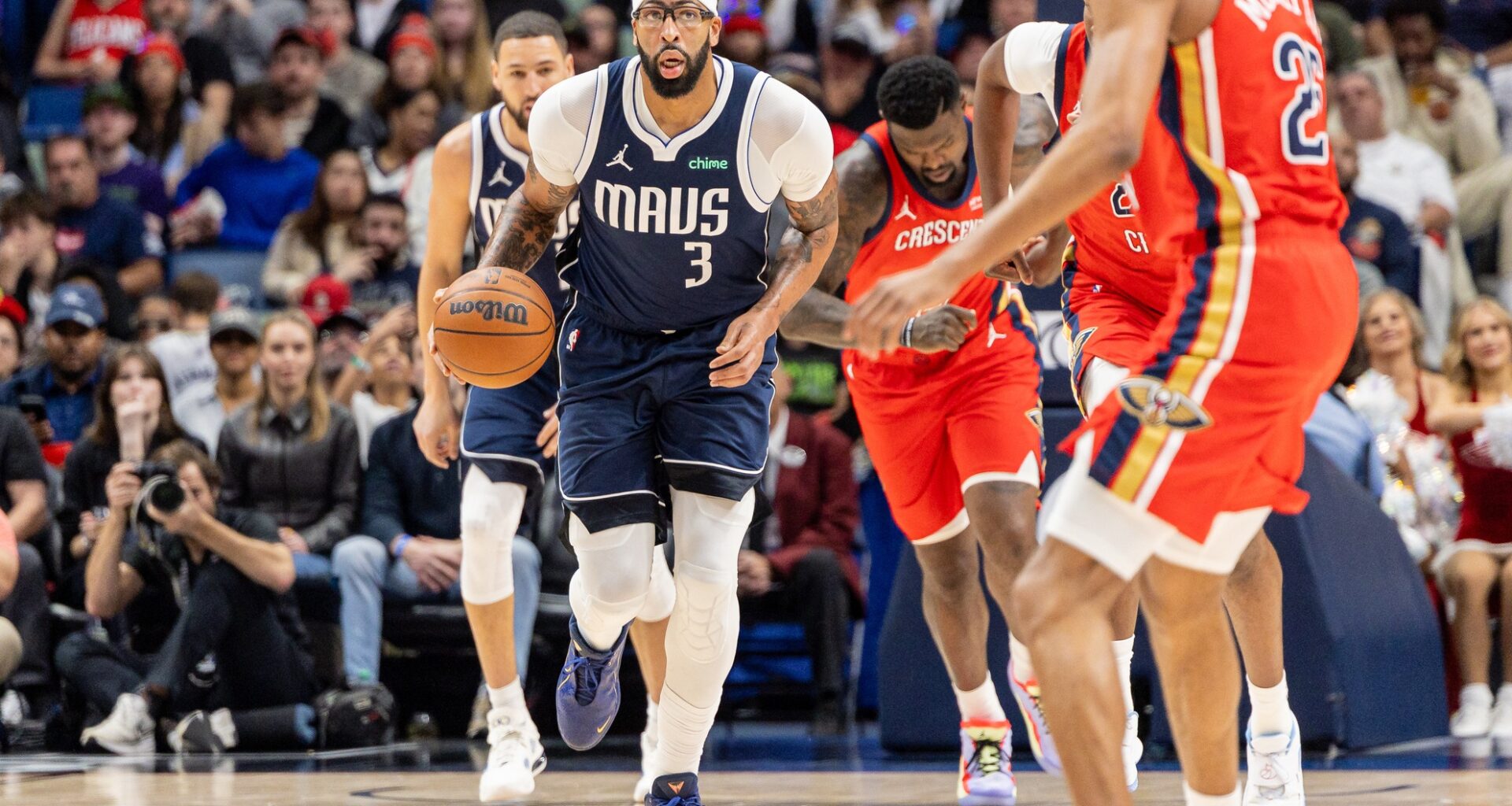 "Still Holding On To Some Grudges": NBA Fans React As Anthony Davis Faces Backlash From Pelicans Crowd