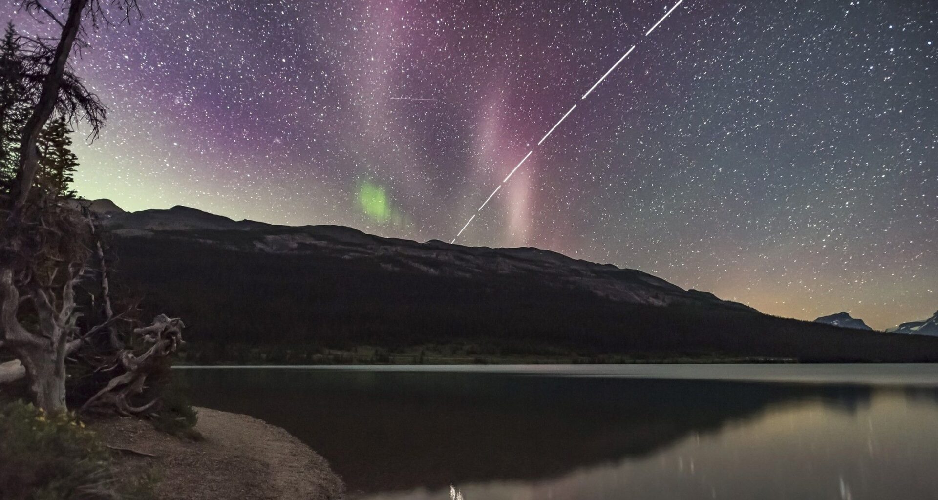 Santa's sleigh or the International Space Station? How to spot a bright Christmas flyby Dec. 24 and 25