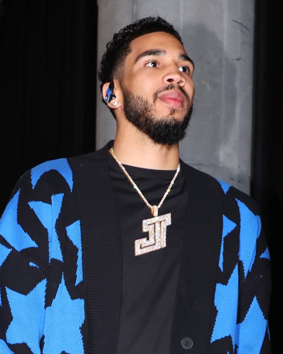 Jayson Tatum wearing his ‘J’ initial diamond pendant