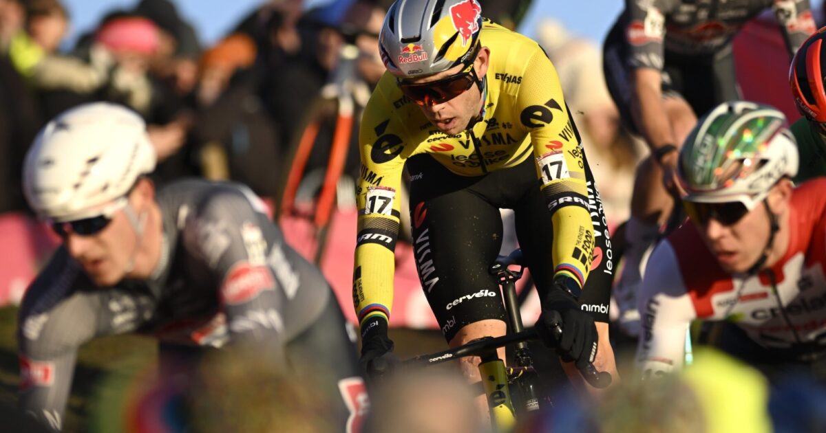 Van Aert sixth in fast World Cup cyclocross in Dendermonde - Team Visma | Lease a Bike