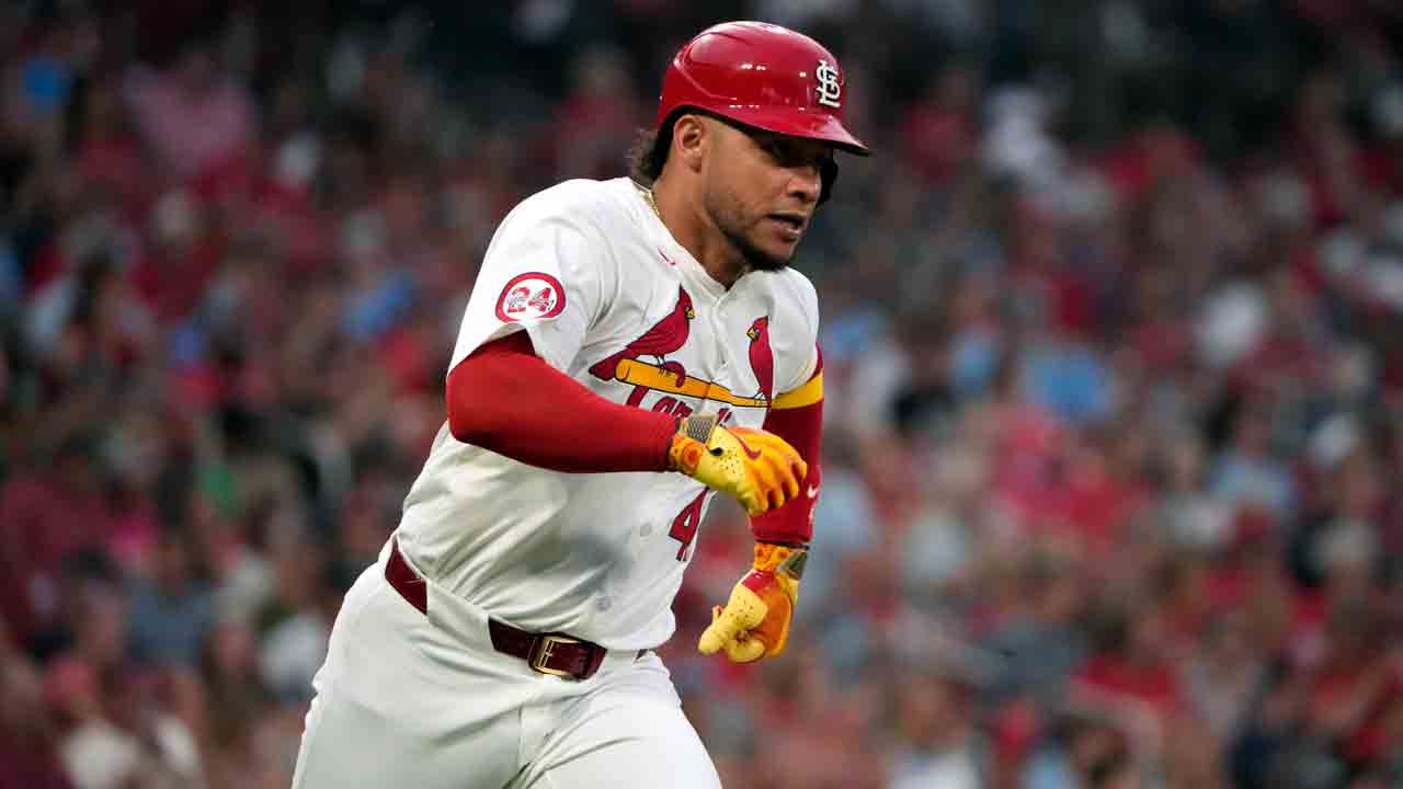Report: Red Sox acquiring 1B Willson Contreras from Cardinals