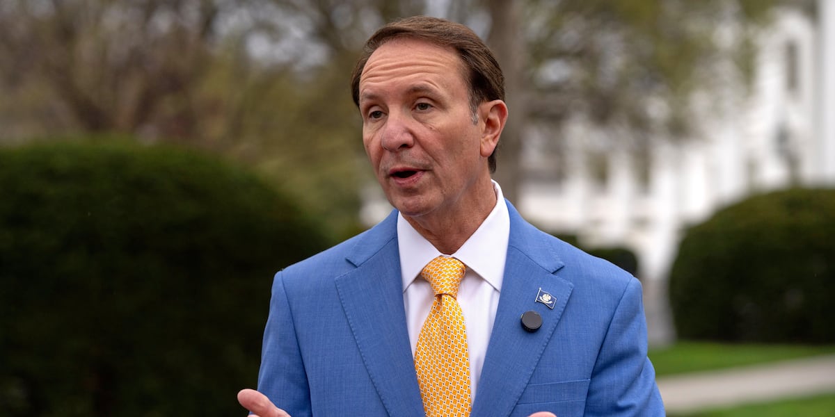 Landry writes opinion piece on college football