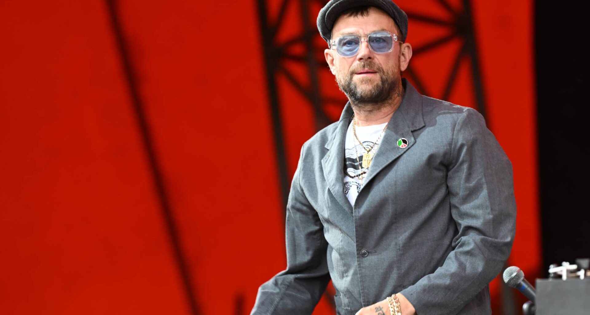 Listen to Damon Albarn read 'How the Grinch Stole Christmas!' for BBC Radio