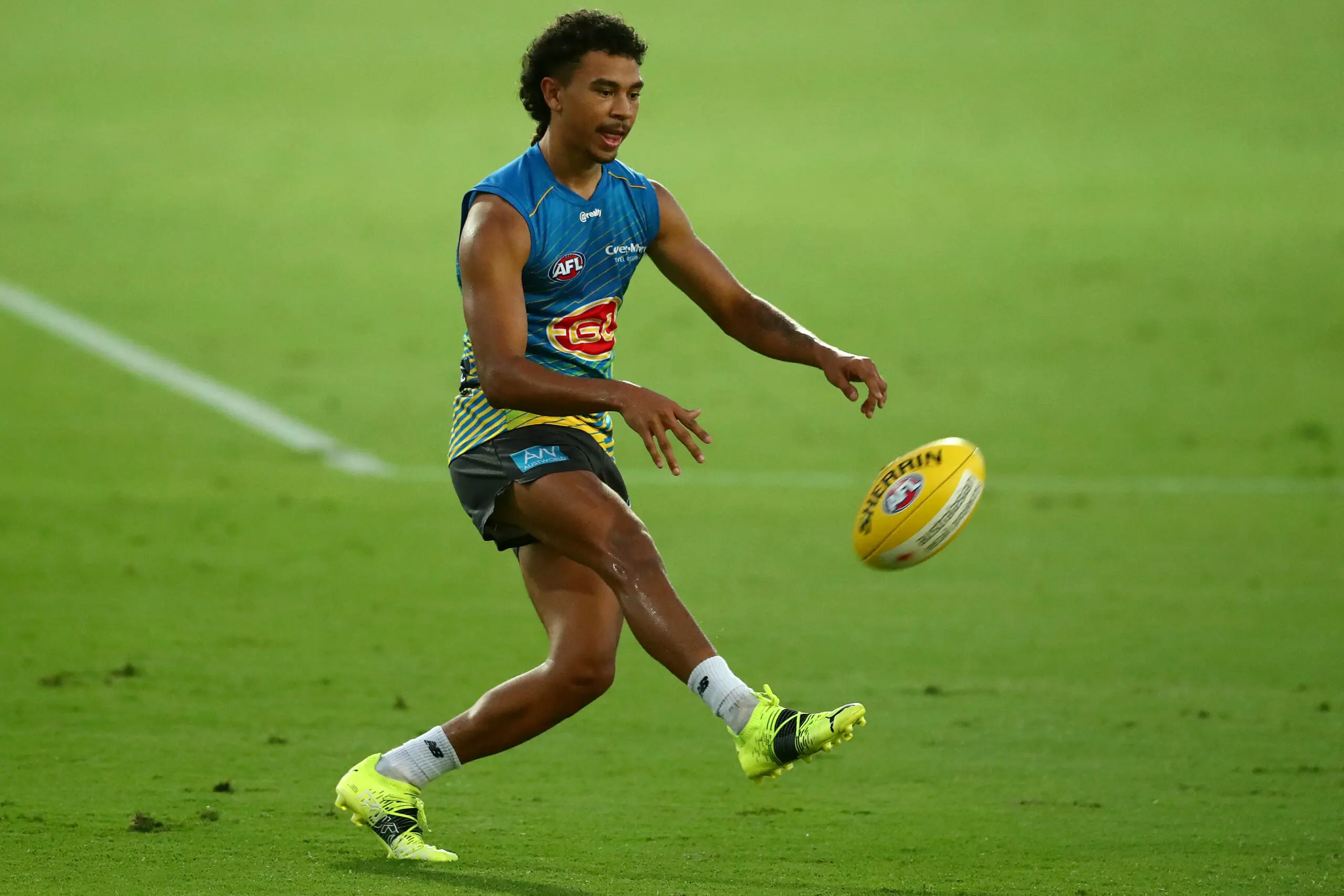 Suns confirm debutant Malcolm Rosas Jnr for Brisbane clash