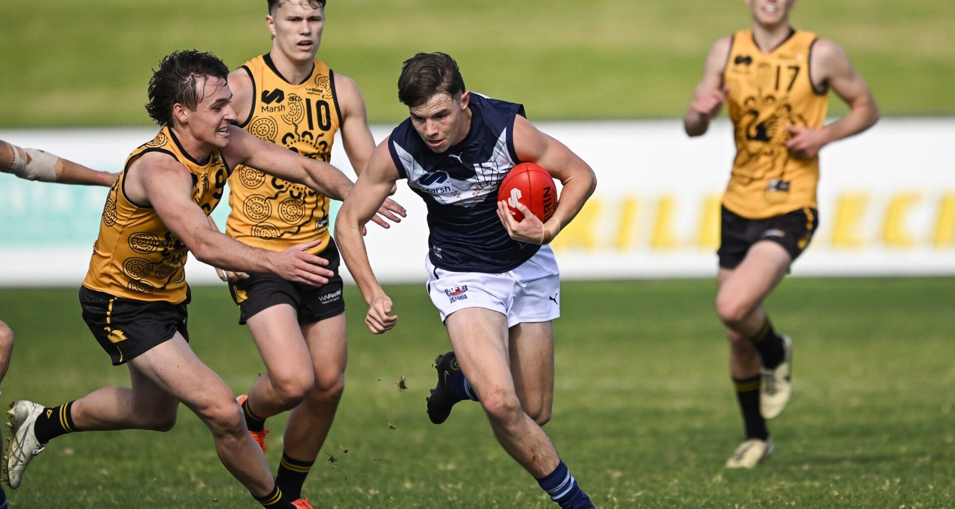 PERTH, AUSTRALIA - JULY 06: Rory Wright of Victoria Metro in action during the Marsh AFL National Championships U18 Boys match between Western Australia and Victoria Metro at The Good Grocer Park, on July 06, 2025, in Perth, Australia. (Photo by Stefan Gosatti/AFL Photos/via Getty Images)