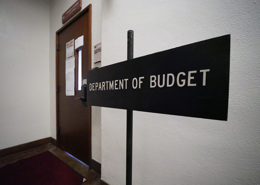Honolulu Department of Budget located on the 2nd floor of Honolulu Hale.