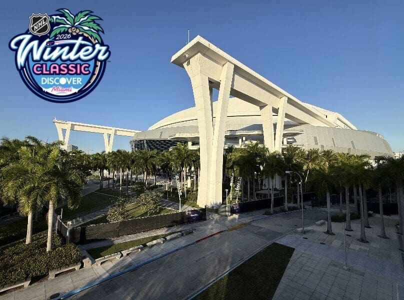 Panthers lightning nhl outdoor