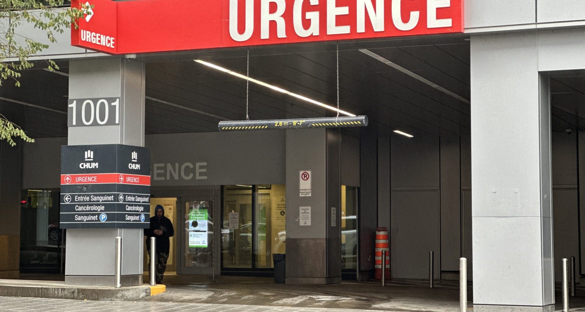 Icy sidewalks and flu surge strain Montreal emergency rooms