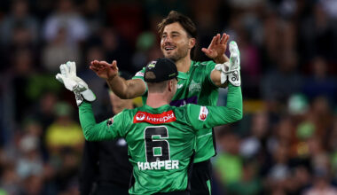 Undefeated Stars put foot down to blow past Thunder