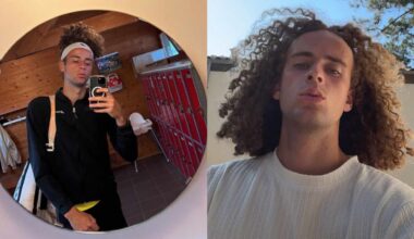 Mika Brunold mirror selfie