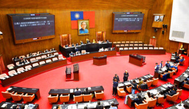 Majority disagree with pension amendment: poll