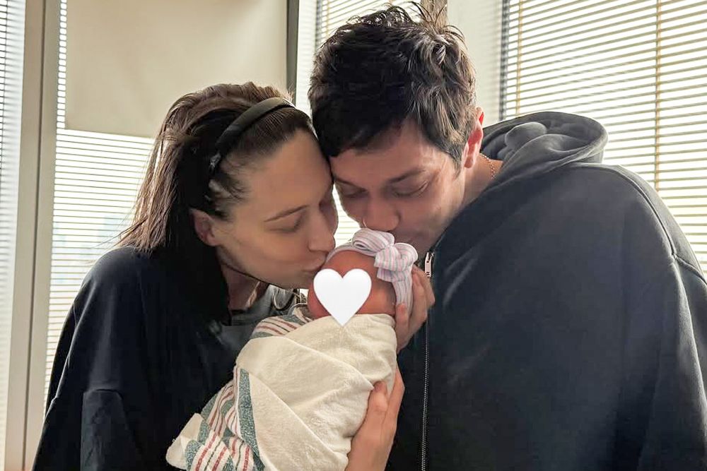 Pete Davidson and Elsie Hewitt 'Settling into a Rhythm' with Baby: Source