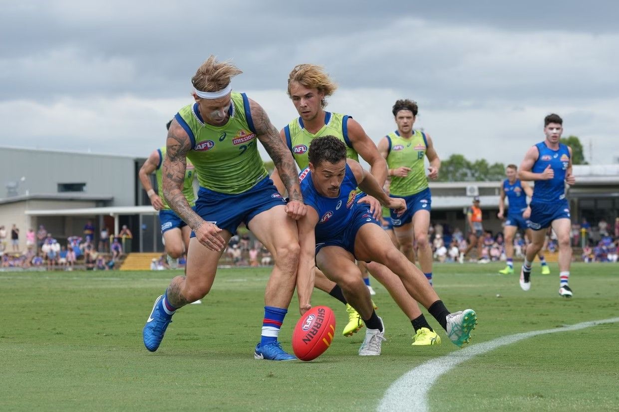 Elite AFL teams lock in Coast training plans