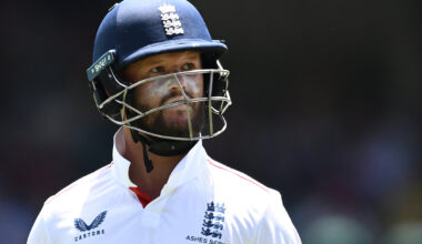 England cricket boss to investigate team's Noosa break