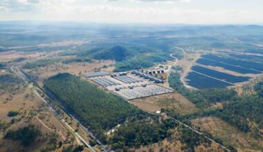 quinbrook battery energy hub gladstone