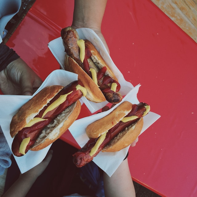 VegNews.hotdogs.unsplash