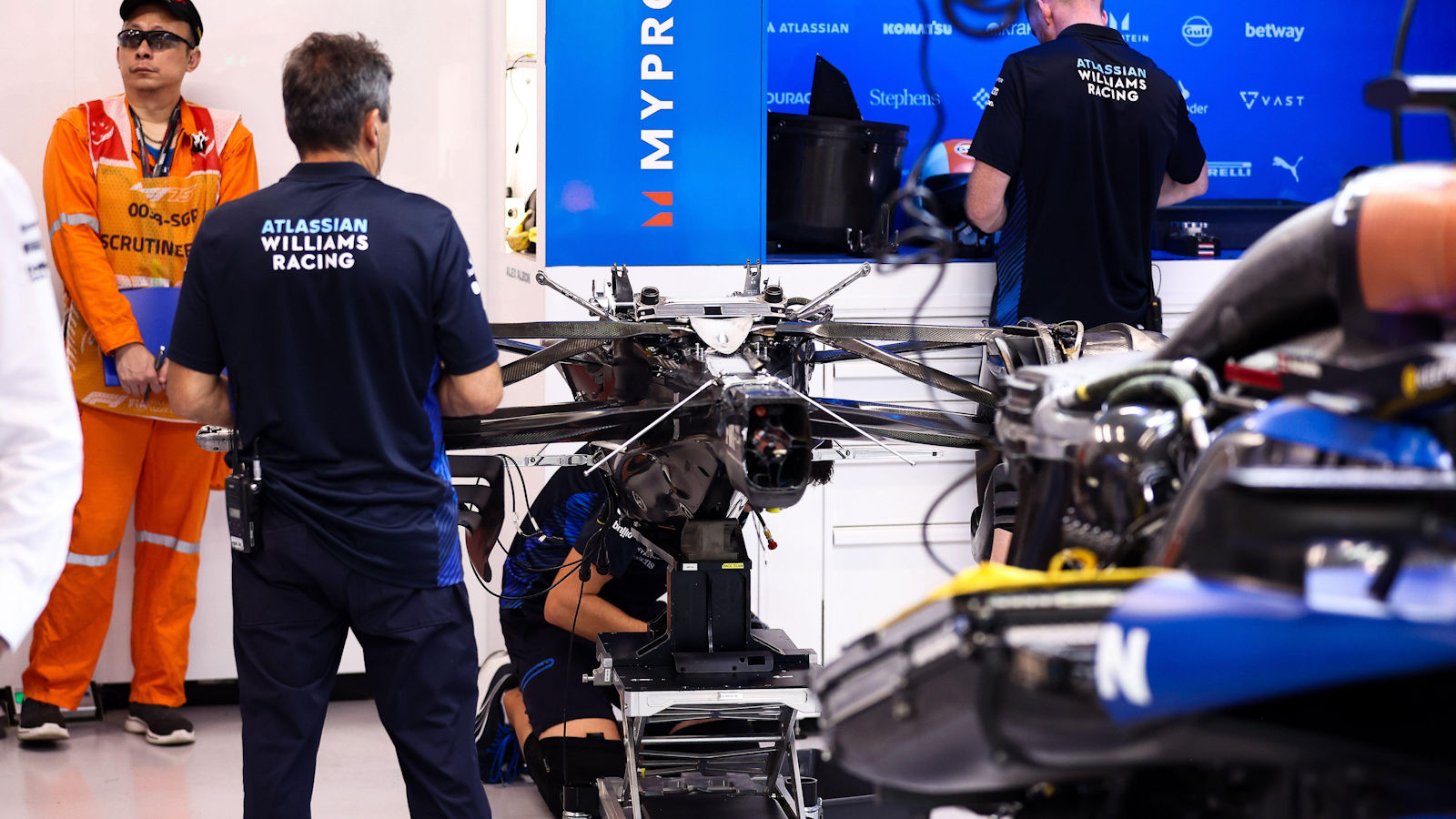 Williams FW47 gearbox, crash structure and rear suspension