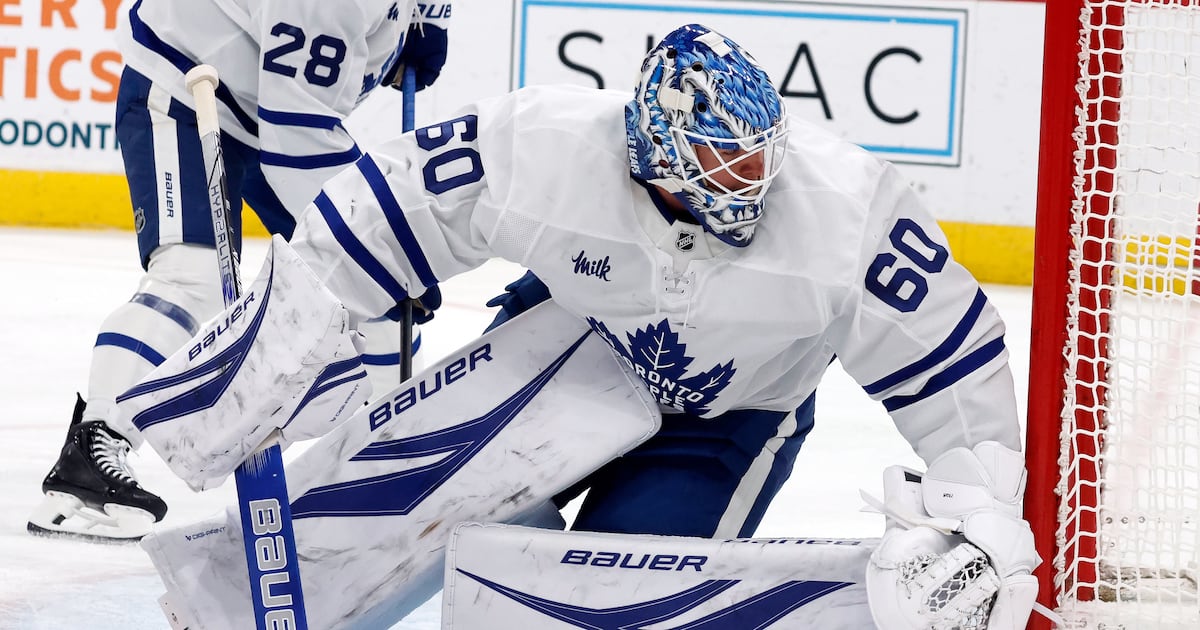 Leafs’ Woll leaves ice before start of practice