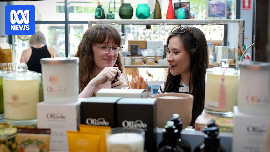 Shoppers spending billions on post-Christmas sales, but small retailers feel forgotten