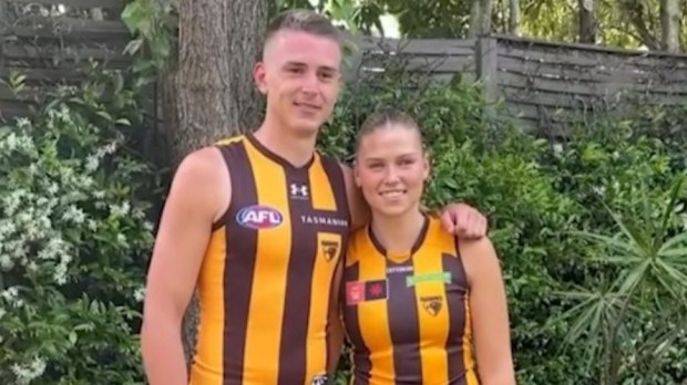 Hawthorn surprises AFLW draftee Maya Dear with a brown and gold reveal.