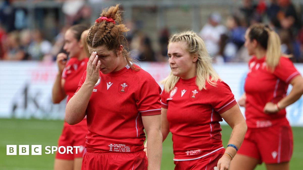 Kate Williams and Alex Callender look dejected in defeat