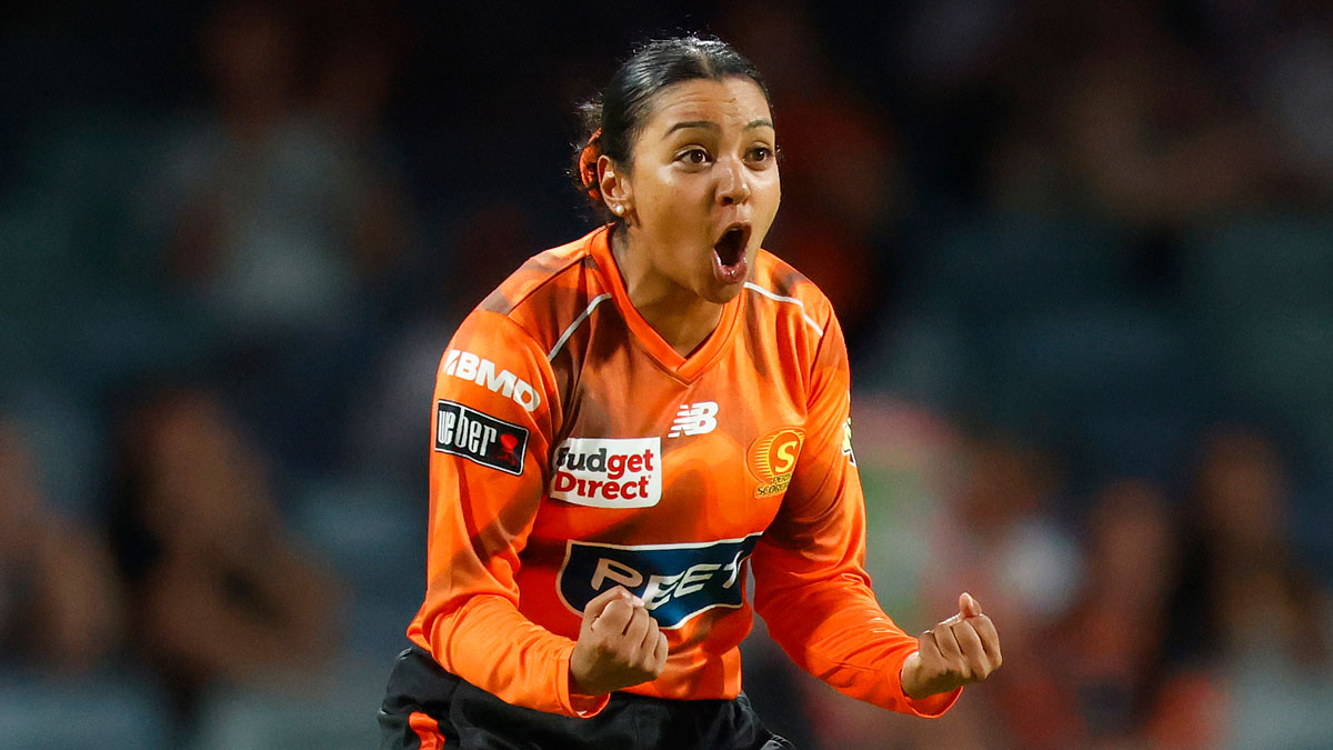 King powers through the pain as Scorchers keep WBBL dream alive