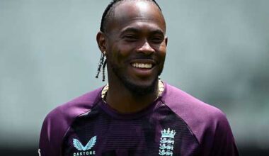 archer-suffered-a-left-side-strain-during-the-adelaide-test