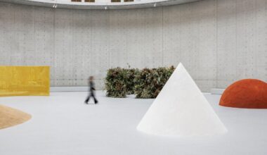 Paris exhibition provides a new canon-busting vision of Minimalism - The Art Newspaper