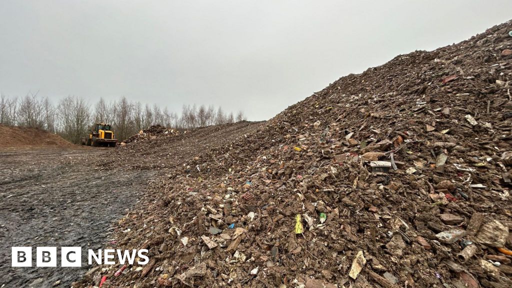 Peopleton farmer vows to remove waste as EA investigates