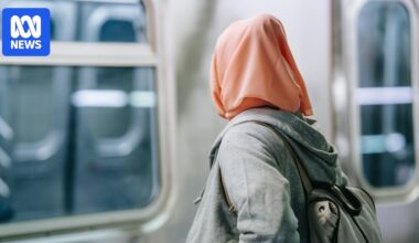 Women wearing hijabs targeted in anti-Muslim abuse post-Bondi attack, says Imams Council