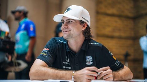 Indycar star switches to F2