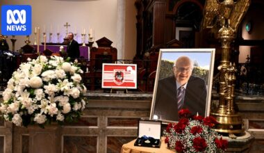 Anthony Albanese delivers eulogy at Graham 'Richo' Richardson's state funeral