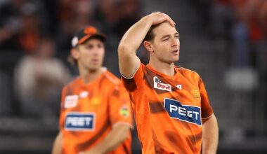 Big Bash League: Perth Scorchers fall to Hobart Hurricanes in Optus Stadium Boxing Day blockbuster