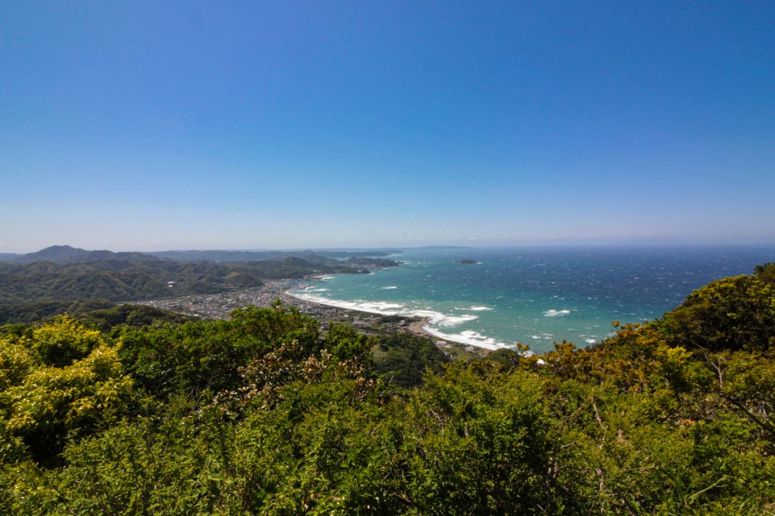 The Boso Peninsula forms the eastern edge of Tokyo Bay. Normally, the Kuroshio Extension banks away from Japan and heads into the Pacific near this spot. But in recent years, it's continued northward, bringing unprecedented warm water with it.