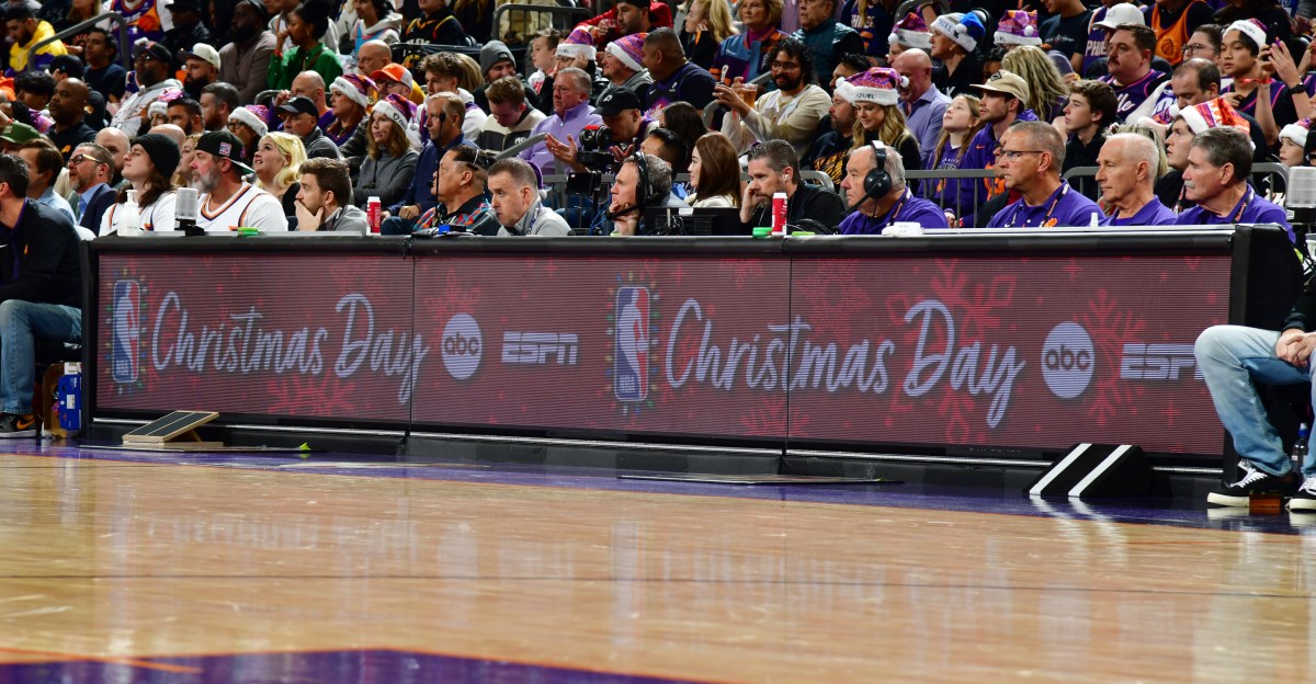 Roundtable: Christmas Basketball Memories | Mavs Moneyball