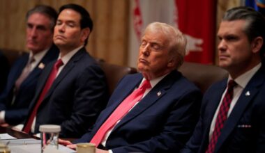During Cabinet meeting, Trump appears to doze off