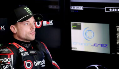 Alex Lowes, November 2025 WorldSBK Jerez Test, pit box. Credit: Gold and Goose.