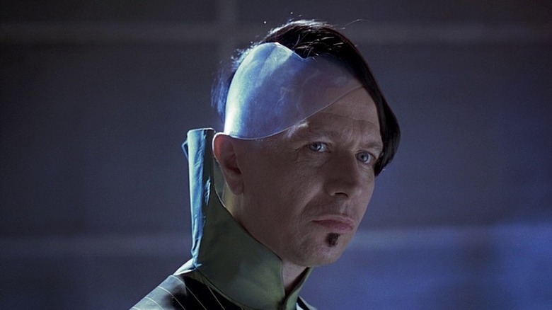 Gary Oldman as Zorg looking to his right in The Fifth Element