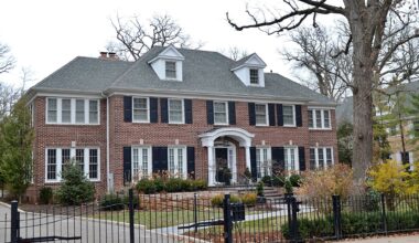 New owners of 'Home Alone' house to restore familiar look after backlash