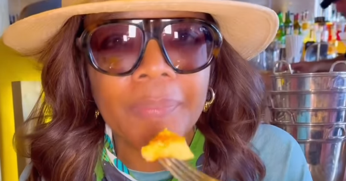 Oprah Winfrey in Australia: Talk show icon does Bondi coastal walk, tries Bill's ricotta hotcakes