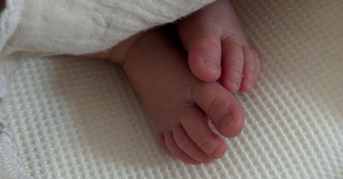 'Absolutely obsessed': AFL star Jordan De Goey and partner Aisha Jade McKinnon welcome first baby together