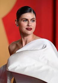 Headshot Of Alexandra Daddario In The Vanity Fair Oscar Party