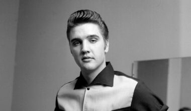 Elvis Wouldn't Eat Chicken Unless It Was Served Without These Pesky Parts