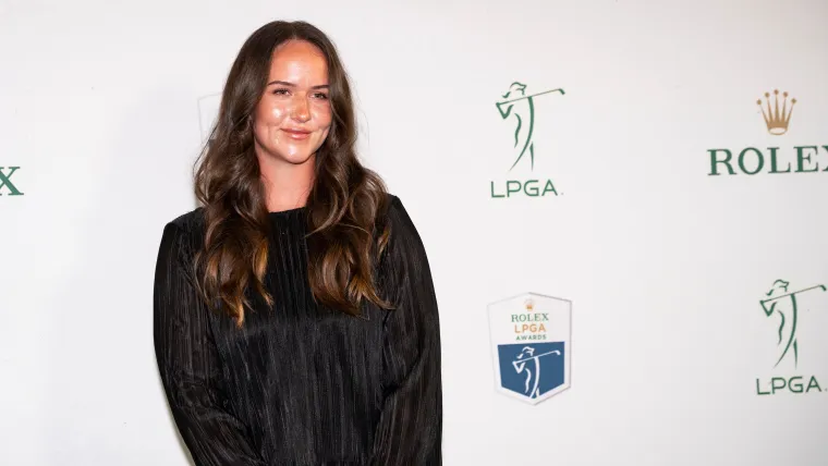 Pro golfer Linn Grant works Glambot to flaunt flawless figure in sexy gown image