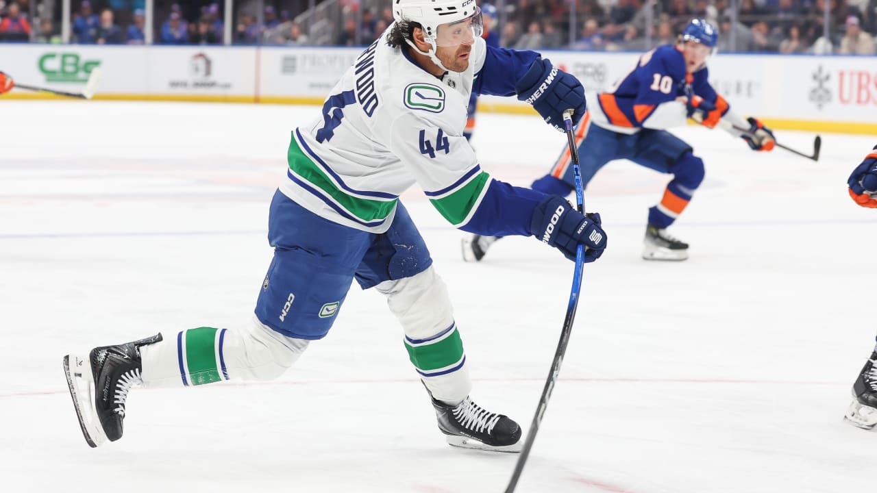 Sherwood doubles the lead | NHL.com