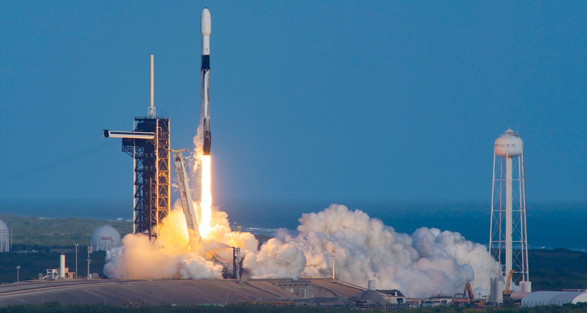 SpaceX launches Starlink missions in dual-coast spaceflight doubleheader