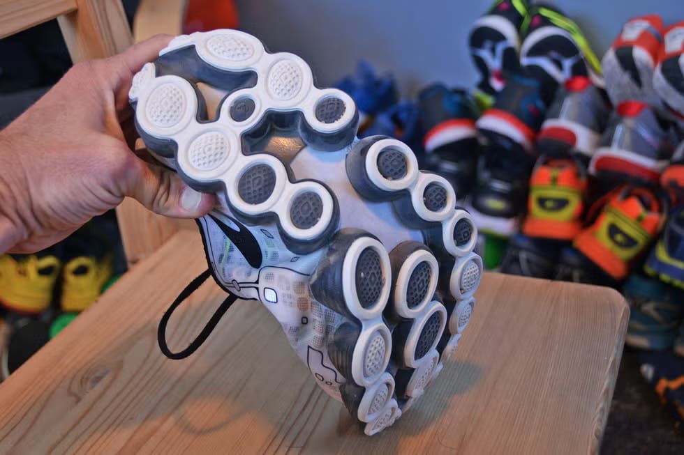 Brooks Neuro flexing