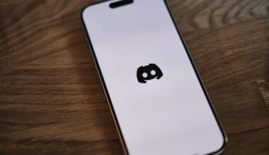 Anthropic Exec Forces AI Chatbot on Gay Discord Community, Members Flee