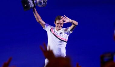 AO welcomes Roger Federer back to Rod Laver Arena for inaugural Opening Ceremony